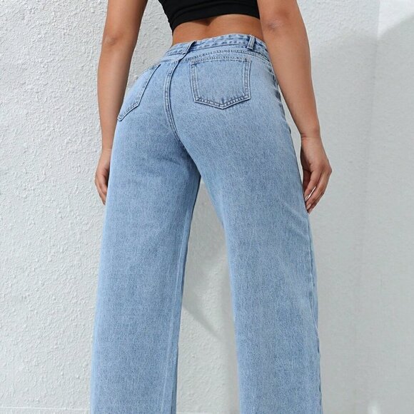 Light Wash Casual Women's Loose Fit Straight-Leg Jeans With Pockets - Picture 2 of 6